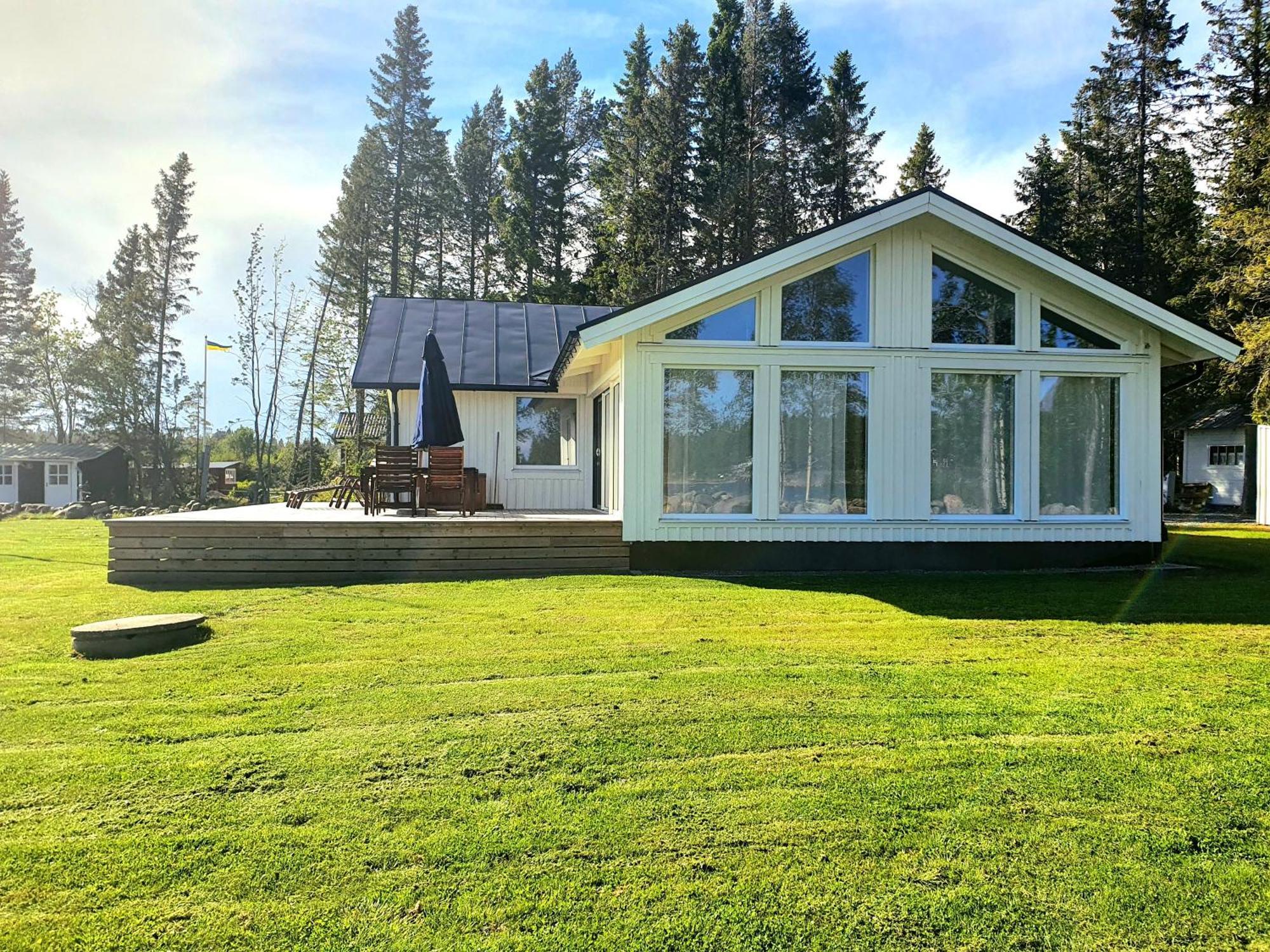 Stuga Med Havsutsikt Robertsfors Exterior foto