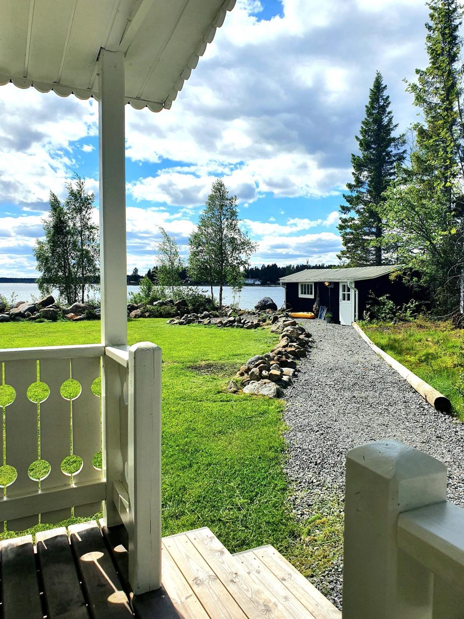 Stuga Med Havsutsikt Robertsfors Exterior foto